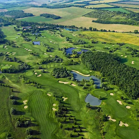 Pannonia Golf & Country Club Bed & Breakfast 2*